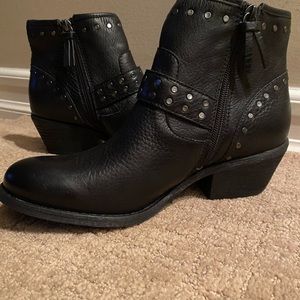 Leath ankle boots